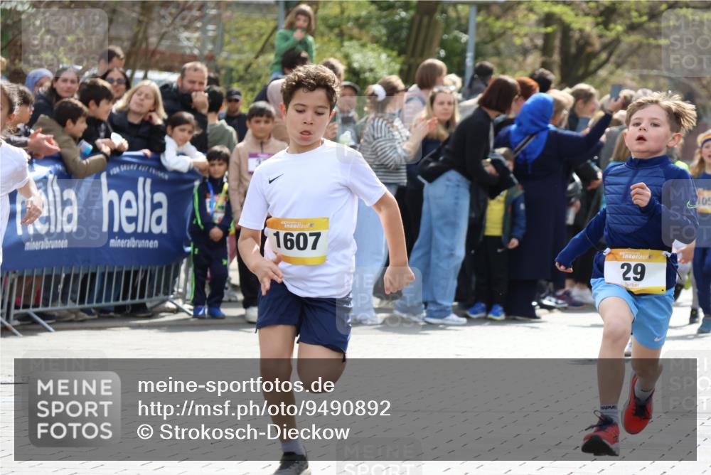 12.04.2026 - 45. Internationalen Wilhelmsburger Insellauf Strokosch-Dieckow http://msf.ph/oto/9490892 12.04.2026 14:20:16 Ziel 750, 1623, 844, 34, 949, 1607, 29, 948, 1058, 966, 998, 228, 298, 293 meine-sportfotos.de
