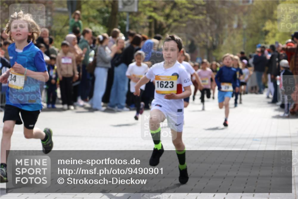 12.04.2026 - 45. Internationalen Wilhelmsburger Insellauf Strokosch-Dieckow http://msf.ph/oto/9490901 12.04.2026 14:20:14 Ziel 405, 1060, 642, 753, 750, 1623, 844, 34, 949, 1607, 29, 948, 1058, 966 meine-sportfotos.de