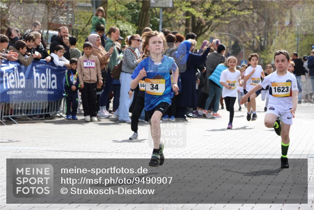 12.04.2026 - 45. Internationalen Wilhelmsburger Insellauf Strokosch-Dieckow http://msf.ph/oto/9490907 12.04.2026 14:20:13 Ziel 405, 1060, 642, 753, 750, 1623, 844, 34, 949, 1607, 29, 948, 1058 meine-sportfotos.de