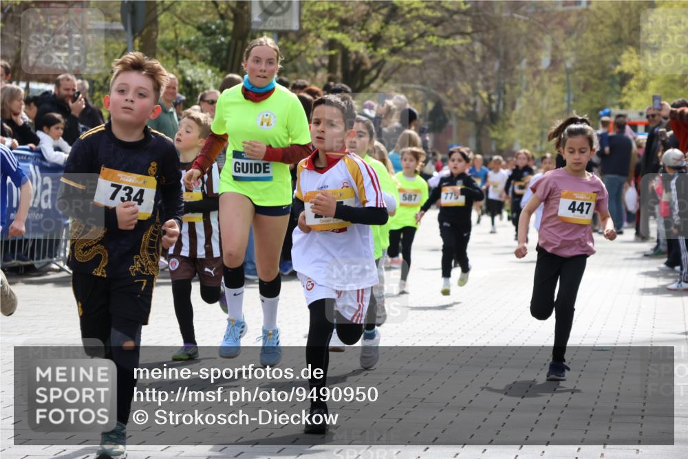 12.04.2026 - 45. Internationalen Wilhelmsburger Insellauf Strokosch-Dieckow http://msf.ph/oto/9490950 12.04.2026 14:20:02 Ziel 1602, 478, 83, 968, 465, 631, 1621, 304, 225, 1618, 108, 534, 447, 560, 734, 775, 587, 405 meine-sportfotos.de