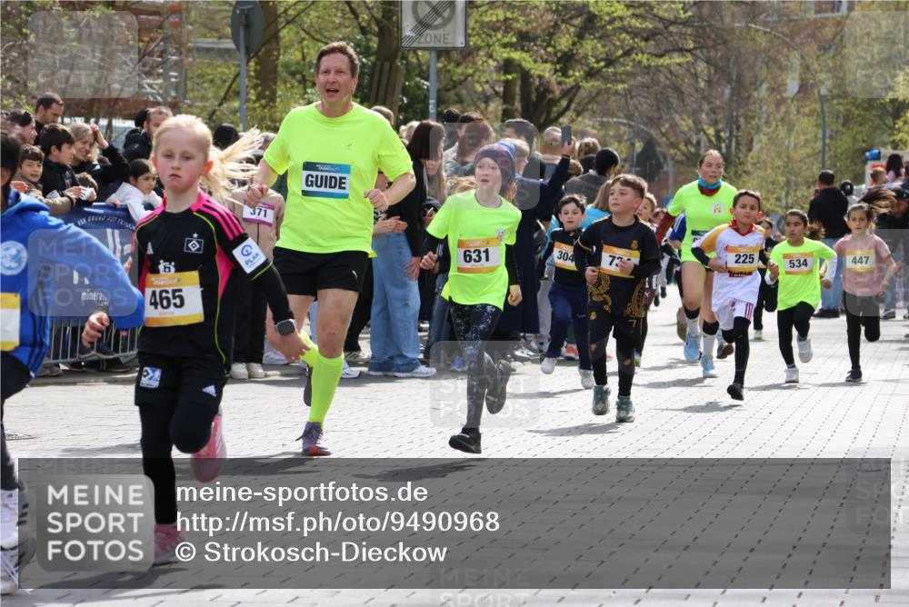 12.04.2026 - 45. Internationalen Wilhelmsburger Insellauf Strokosch-Dieckow http://msf.ph/oto/9490968 12.04.2026 14:19:58 Ziel 682, 413, 982, 155, 621, 1602, 478, 83, 968, 465, 631, 1621, 304, 225, 1618, 108, 534, 447, 560, 734 meine-sportfotos.de