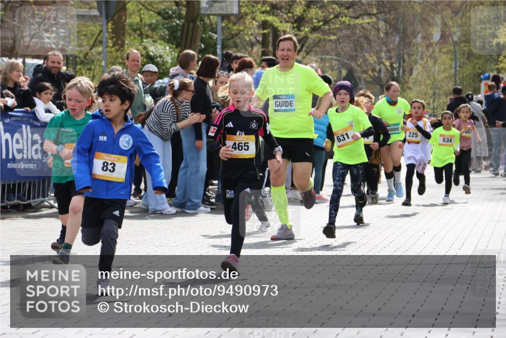 12.04.2026 - 45. Internationalen Wilhelmsburger Insellauf Strokosch-Dieckow http://msf.ph/oto/9490973 12.04.2026 14:19:57 Ziel 943, 793, 845, 682, 413, 982, 155, 621, 1602, 478, 83, 968, 465, 631, 1621, 304, 225, 1618, 108, 534 meine-sportfotos.de