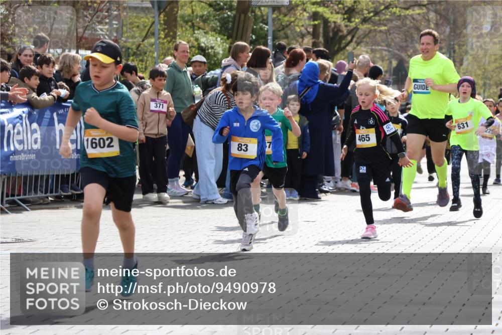 12.04.2026 - 45. Internationalen Wilhelmsburger Insellauf Strokosch-Dieckow http://msf.ph/oto/9490978 12.04.2026 14:19:56 Ziel 740, 943, 793, 845, 682, 413, 982, 155, 621, 1602, 478, 83, 968, 465, 631, 1621, 304, 225 meine-sportfotos.de