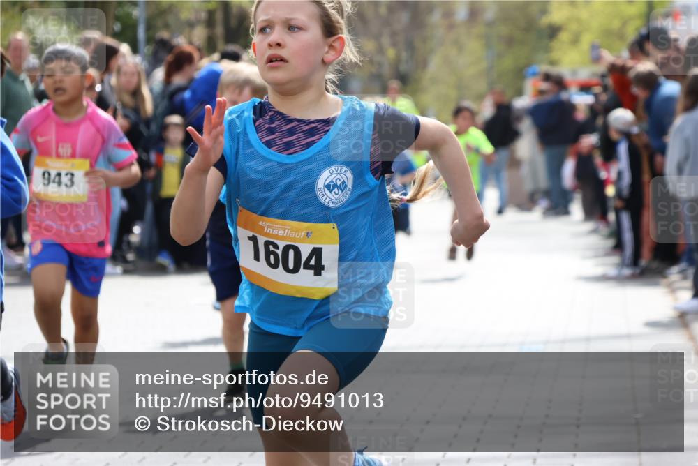 12.04.2026 - 45. Internationalen Wilhelmsburger Insellauf Strokosch-Dieckow http://msf.ph/oto/9491013 12.04.2026 14:19:49 Ziel 787, 952, 1604, 985, 944, 64, 96, 579, 740, 943, 793, 845, 682, 413, 982, 155, 621 meine-sportfotos.de