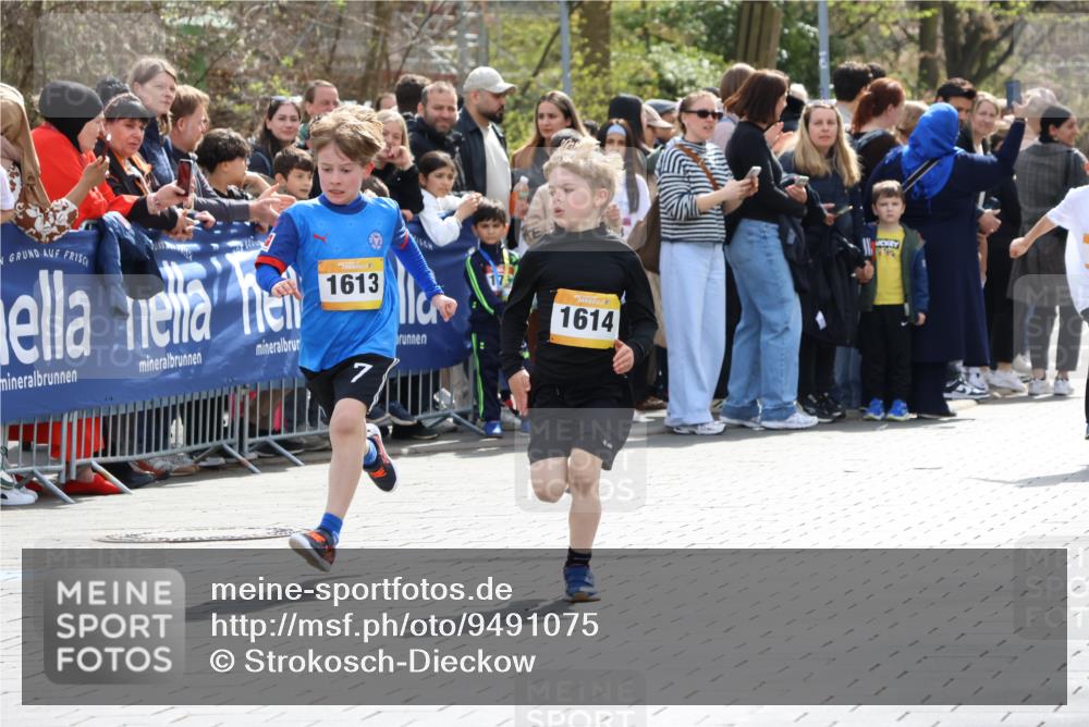 12.04.2026 - 45. Internationalen Wilhelmsburger Insellauf Strokosch-Dieckow http://msf.ph/oto/9491075 12.04.2026 14:19:32 Ziel 265, 87, 1614, 1613, 950, 275 meine-sportfotos.de