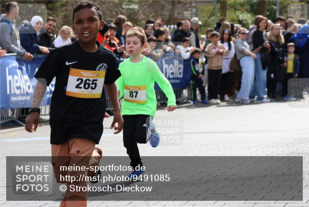 12.04.2026 - 45. Internationalen Wilhelmsburger Insellauf Strokosch-Dieckow http://msf.ph/oto/9491085 12.04.2026 14:19:28 Ziel 941, 265, 87, 1614, 1613 meine-sportfotos.de