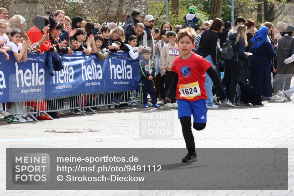 12.04.2026 - 45. Internationalen Wilhelmsburger Insellauf Strokosch-Dieckow http://msf.ph/oto/9491112 12.04.2026 14:19:09 Ziel 1624 meine-sportfotos.de