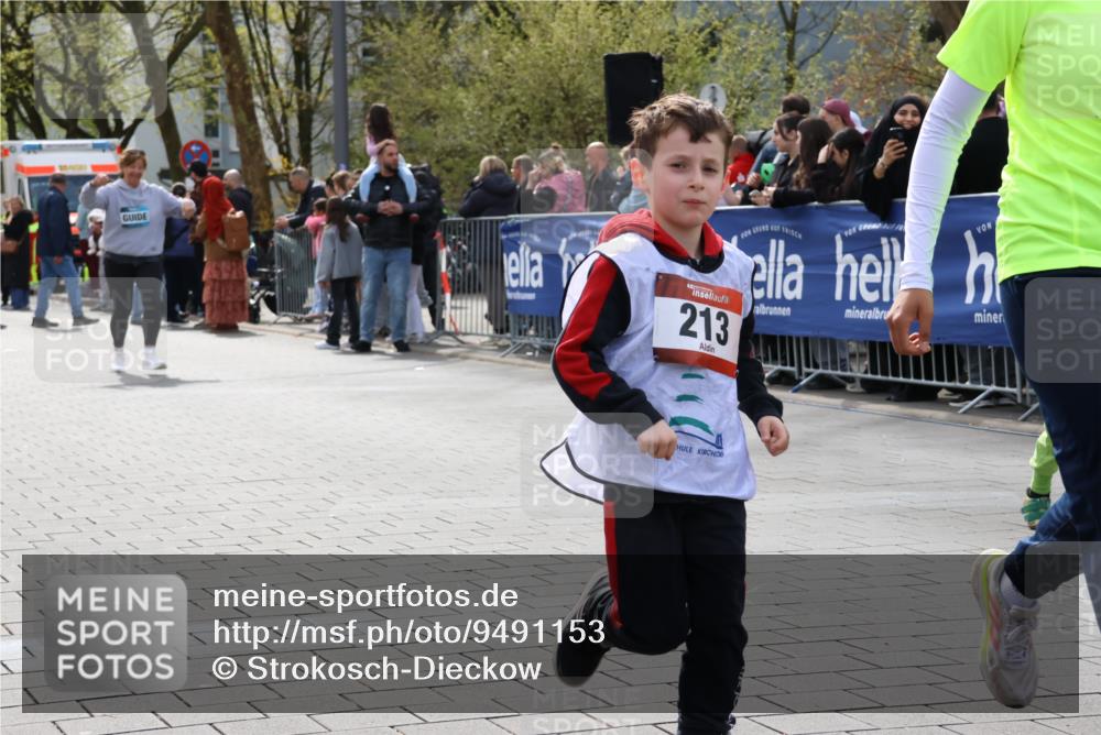 12.04.2026 - 45. Internationalen Wilhelmsburger Insellauf Strokosch-Dieckow http://msf.ph/oto/9491153 12.04.2026 14:11:45 Ziel 1528, 213, 177, 1070 meine-sportfotos.de