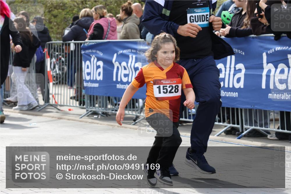 12.04.2026 - 45. Internationalen Wilhelmsburger Insellauf Strokosch-Dieckow http://msf.ph/oto/9491169 12.04.2026 14:11:39 Ziel 1528, 213 meine-sportfotos.de