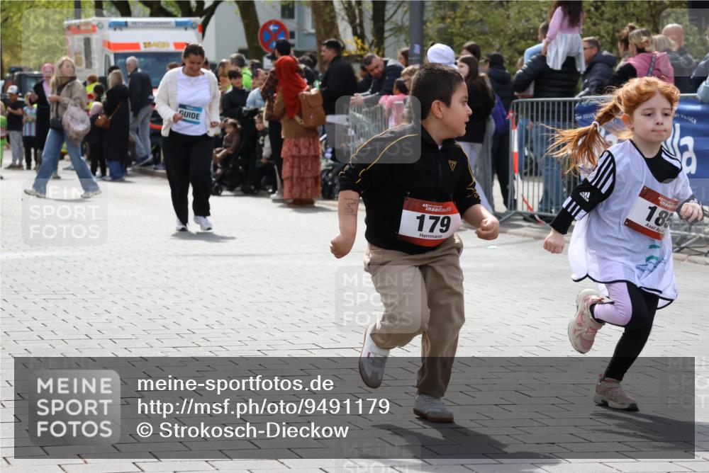12.04.2026 - 45. Internationalen Wilhelmsburger Insellauf Strokosch-Dieckow http://msf.ph/oto/9491179 12.04.2026 14:11:29 Ziel 185, 193, 179 meine-sportfotos.de