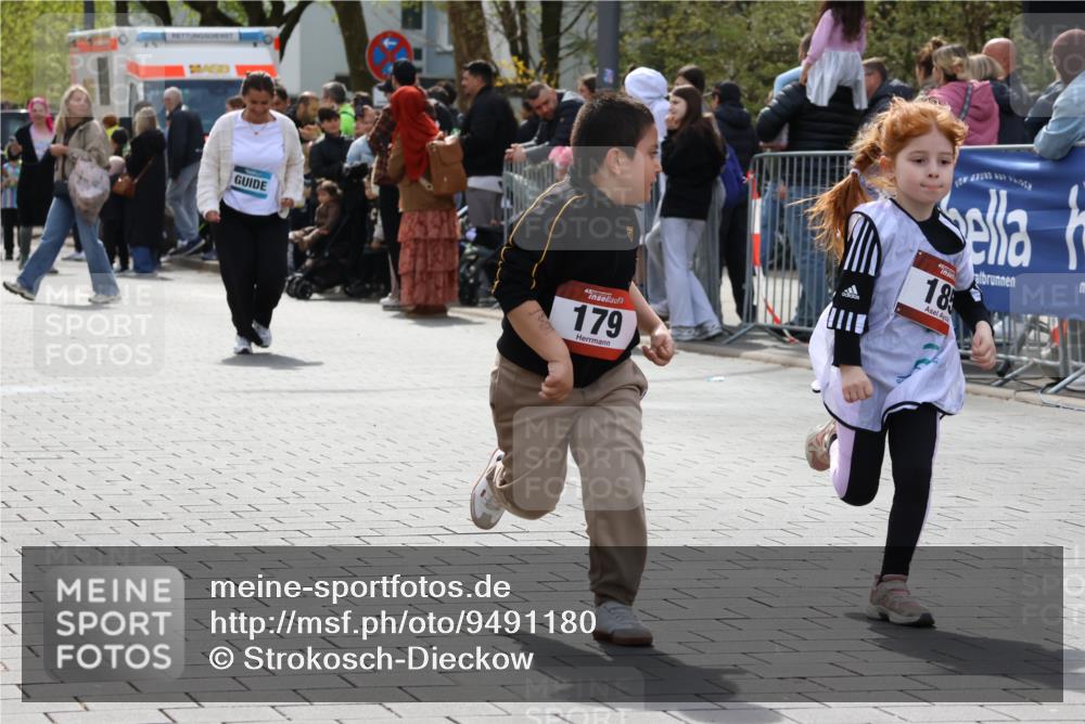 12.04.2026 - 45. Internationalen Wilhelmsburger Insellauf Strokosch-Dieckow http://msf.ph/oto/9491180 12.04.2026 14:11:29 Ziel 185, 193, 179 meine-sportfotos.de