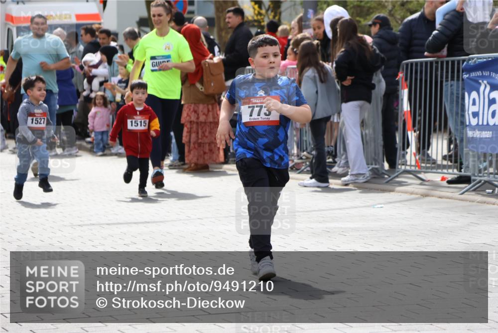 12.04.2026 - 45. Internationalen Wilhelmsburger Insellauf Strokosch-Dieckow http://msf.ph/oto/9491210 12.04.2026 14:11:16 Ziel 922, 718, 962, 702, 655, 783, 773, 1527, 1515 meine-sportfotos.de