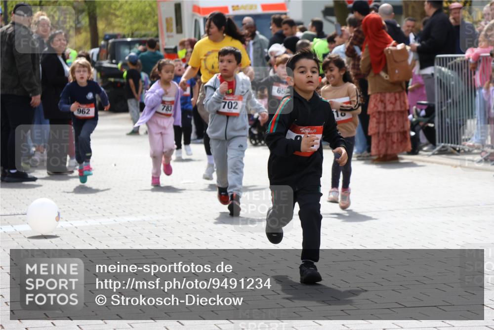 12.04.2026 - 45. Internationalen Wilhelmsburger Insellauf Strokosch-Dieckow http://msf.ph/oto/9491234 12.04.2026 14:11:09 Ziel 178, 630, 43, 954, 922, 718, 962, 702 meine-sportfotos.de