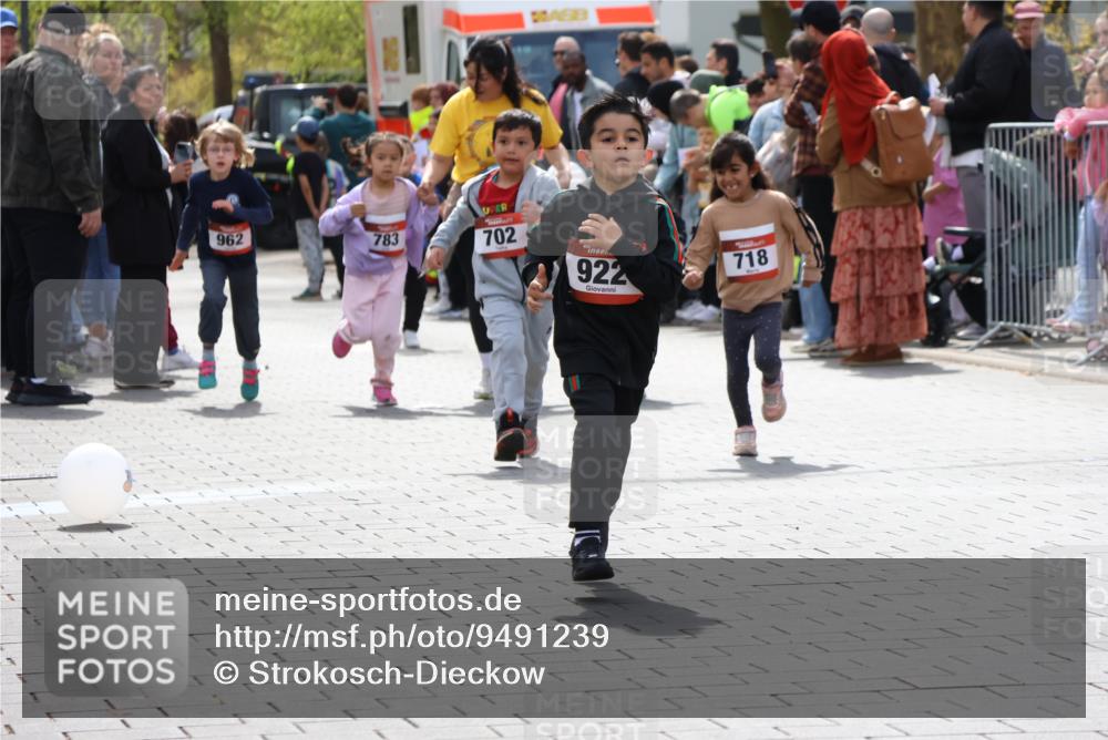 12.04.2026 - 45. Internationalen Wilhelmsburger Insellauf Strokosch-Dieckow http://msf.ph/oto/9491239 12.04.2026 14:11:08 Ziel 914, 178, 630, 43, 954, 922, 718, 962 meine-sportfotos.de