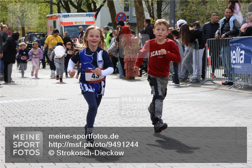 12.04.2026 - 45. Internationalen Wilhelmsburger Insellauf Strokosch-Dieckow http://msf.ph/oto/9491244 12.04.2026 14:11:06 Ziel 914, 178, 630, 43, 954, 922 meine-sportfotos.de