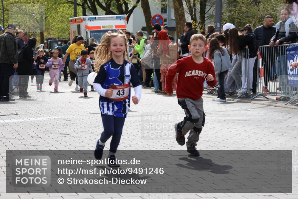 12.04.2026 - 45. Internationalen Wilhelmsburger Insellauf Strokosch-Dieckow http://msf.ph/oto/9491246 12.04.2026 14:11:06 Ziel 914, 178, 630, 43, 954, 922 meine-sportfotos.de