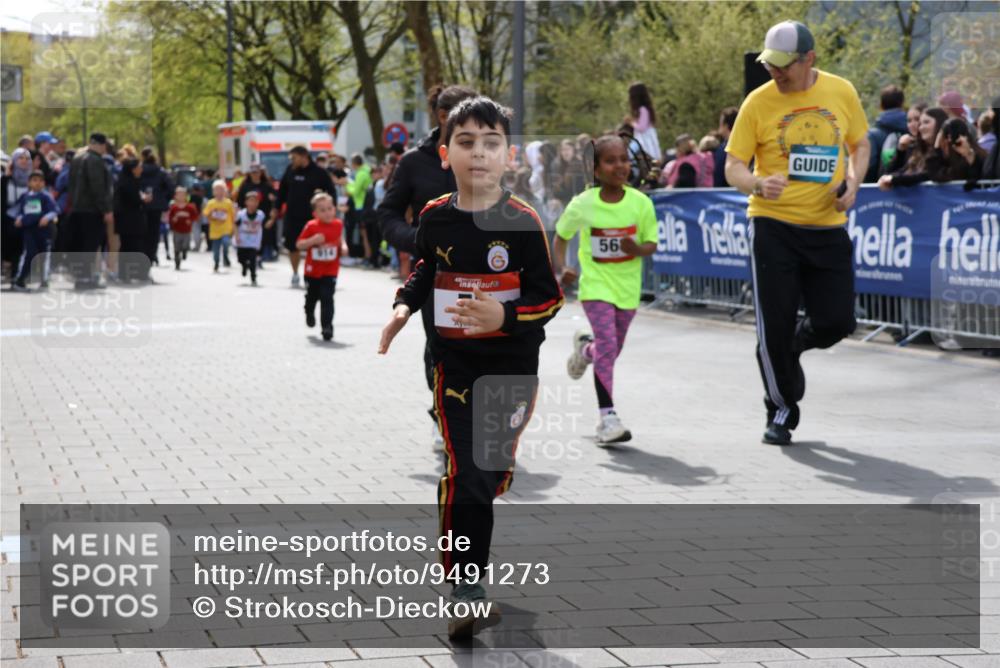 12.04.2026 - 45. Internationalen Wilhelmsburger Insellauf Strokosch-Dieckow http://msf.ph/oto/9491273 12.04.2026 14:10:57 Ziel 1514, 1526, 700, 707, 727, 57, 728, 584, 568, 914 meine-sportfotos.de