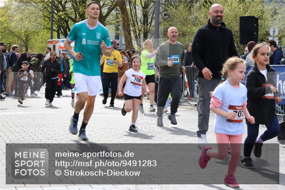 12.04.2026 - 45. Internationalen Wilhelmsburger Insellauf Strokosch-Dieckow http://msf.ph/oto/9491283 12.04.2026 14:10:53 Ziel 699, 703, 54, 147, 112, 643, 1514, 1526, 700, 707, 727, 57, 728, 584, 568 meine-sportfotos.de