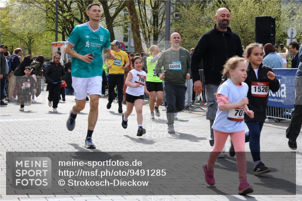 12.04.2026 - 45. Internationalen Wilhelmsburger Insellauf Strokosch-Dieckow http://msf.ph/oto/9491285 12.04.2026 14:10:52 Ziel 701, 699, 703, 54, 147, 112, 643, 1514, 1526, 700, 707, 727, 57, 728 meine-sportfotos.de