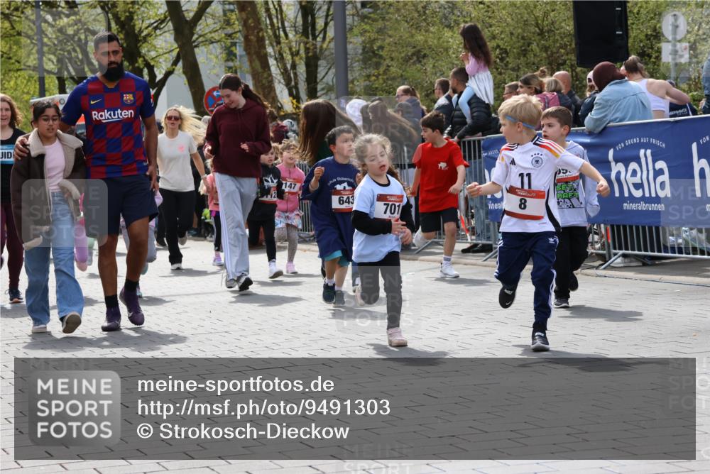 12.04.2026 - 45. Internationalen Wilhelmsburger Insellauf Strokosch-Dieckow http://msf.ph/oto/9491303 12.04.2026 14:10:44 Ziel 553, 204, 705, 645, 910, 613, 789, 202, 709, 195, 912, 188, 430, 210, 701, 699, 703, 54, 147, 112, 643 meine-sportfotos.de