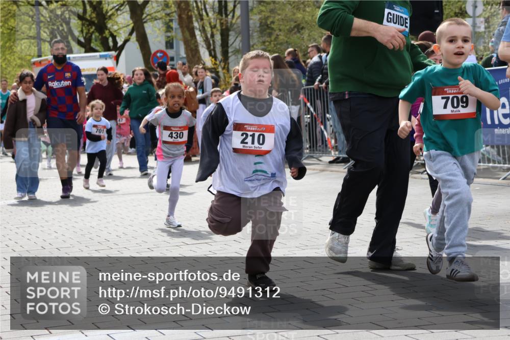 12.04.2026 - 45. Internationalen Wilhelmsburger Insellauf Strokosch-Dieckow http://msf.ph/oto/9491312 12.04.2026 14:10:42 Ziel 229, 553, 204, 705, 645, 910, 613, 789, 202, 709, 195, 912, 188, 430, 210, 701, 699, 703 meine-sportfotos.de