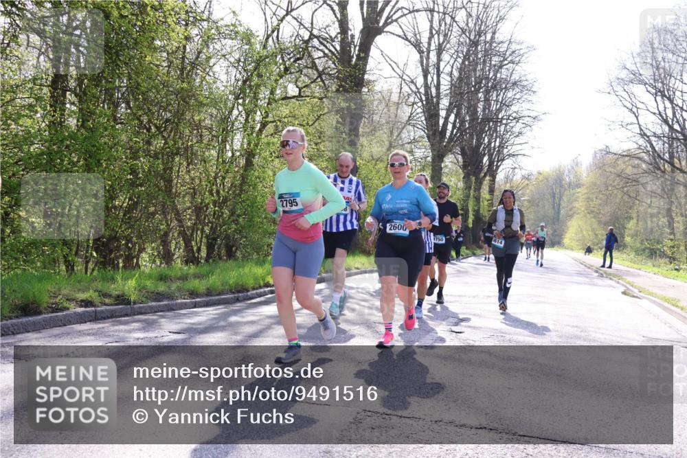 12.04.2026 - 45. Internationalen Wilhelmsburger Insellauf Yannick Fuchs http://msf.ph/oto/9491516 12.04.2026 10:41:58 Laufen 2795, 2600, 5614, 750 meine-sportfotos.de