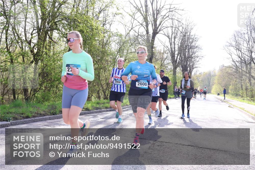 12.04.2026 - 45. Internationalen Wilhelmsburger Insellauf Yannick Fuchs http://msf.ph/oto/9491522 12.04.2026 10:41:59 Laufen 27, 2958, 2600, 4750 meine-sportfotos.de