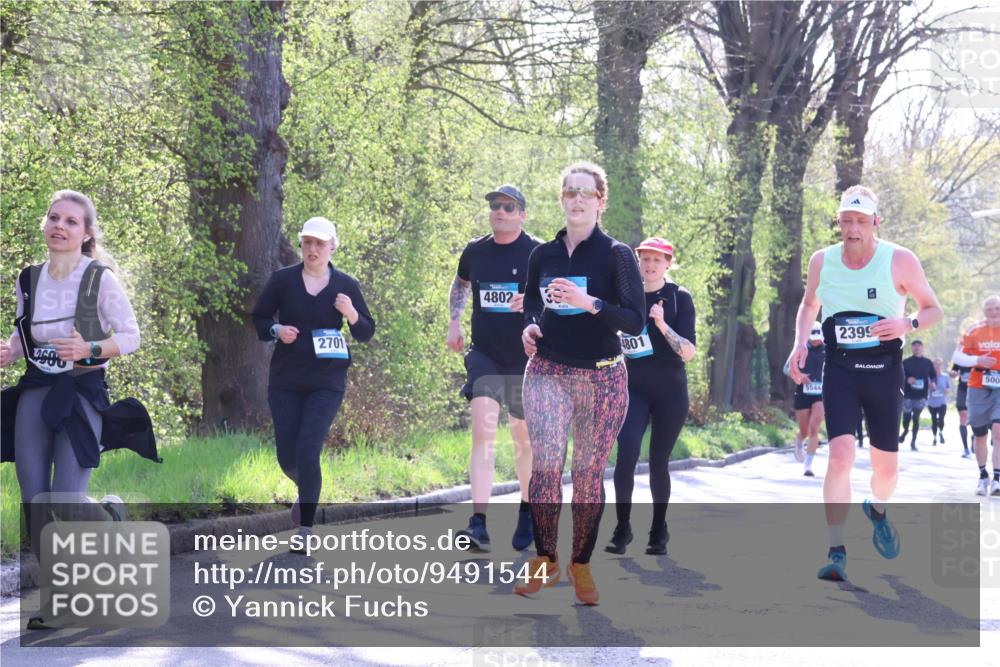 12.04.2026 - 45. Internationalen Wilhelmsburger Insellauf Yannick Fuchs http://msf.ph/oto/9491544 12.04.2026 10:42:04 Laufen 00, 2701, 4802, 4801, 5544, 2399, 500 meine-sportfotos.de