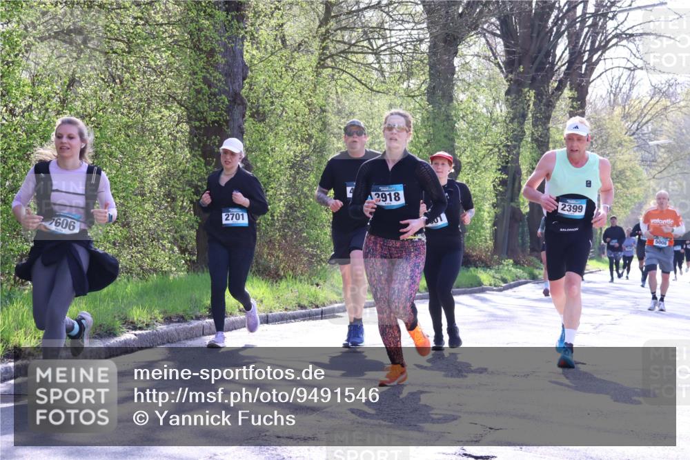 12.04.2026 - 45. Internationalen Wilhelmsburger Insellauf Yannick Fuchs http://msf.ph/oto/9491546 12.04.2026 10:42:04 Laufen 7606, 2701, 3918, 2399, 5006 meine-sportfotos.de