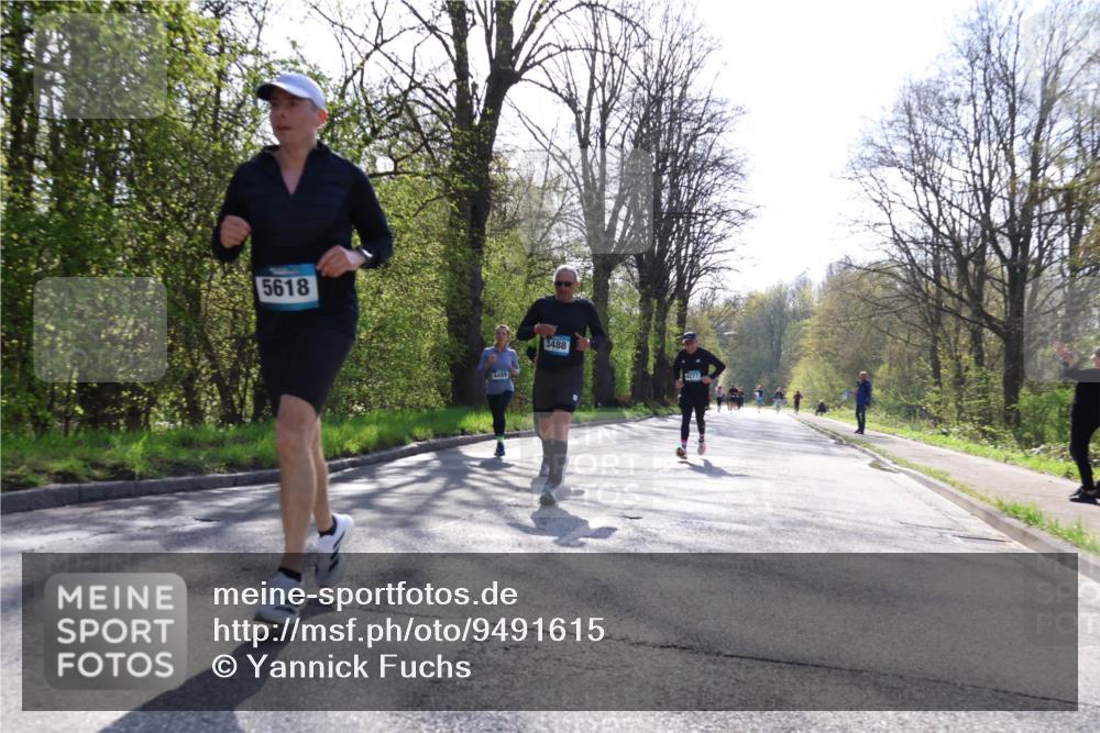 12.04.2026 - 45. Internationalen Wilhelmsburger Insellauf Yannick Fuchs http://msf.ph/oto/9491615 12.04.2026 10:42:18 Laufen 5618, 3488, 4277 meine-sportfotos.de