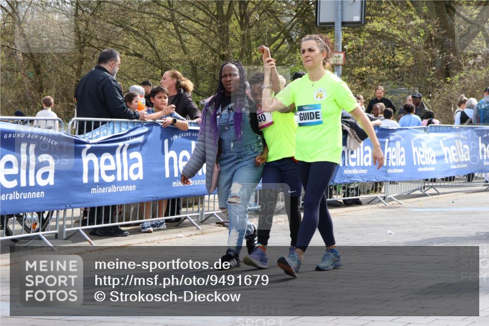12.04.2026 - 45. Internationalen Wilhelmsburger Insellauf Strokosch-Dieckow http://msf.ph/oto/9491679 12.04.2026 14:56:52 Ziel  meine-sportfotos.de