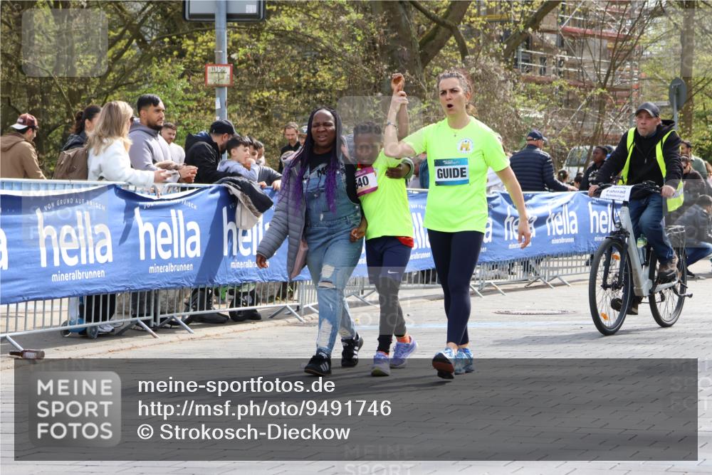12.04.2026 - 45. Internationalen Wilhelmsburger Insellauf Strokosch-Dieckow http://msf.ph/oto/9491746 12.04.2026 14:56:50 Ziel  meine-sportfotos.de