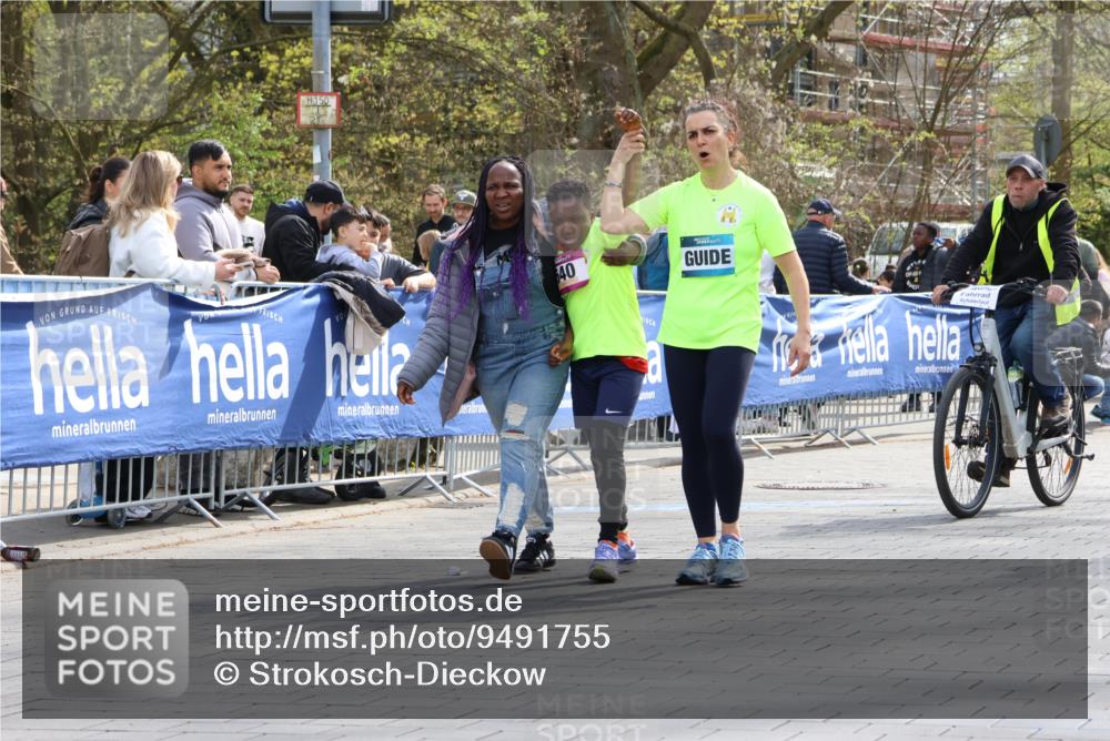 12.04.2026 - 45. Internationalen Wilhelmsburger Insellauf Strokosch-Dieckow http://msf.ph/oto/9491755 12.04.2026 14:56:50 Ziel  meine-sportfotos.de