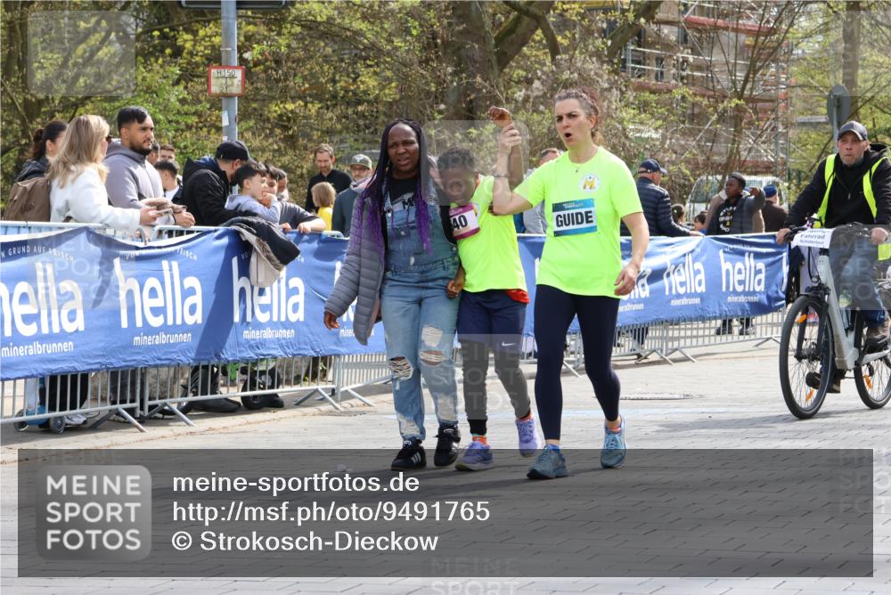 12.04.2026 - 45. Internationalen Wilhelmsburger Insellauf Strokosch-Dieckow http://msf.ph/oto/9491765 12.04.2026 14:56:50 Ziel  meine-sportfotos.de