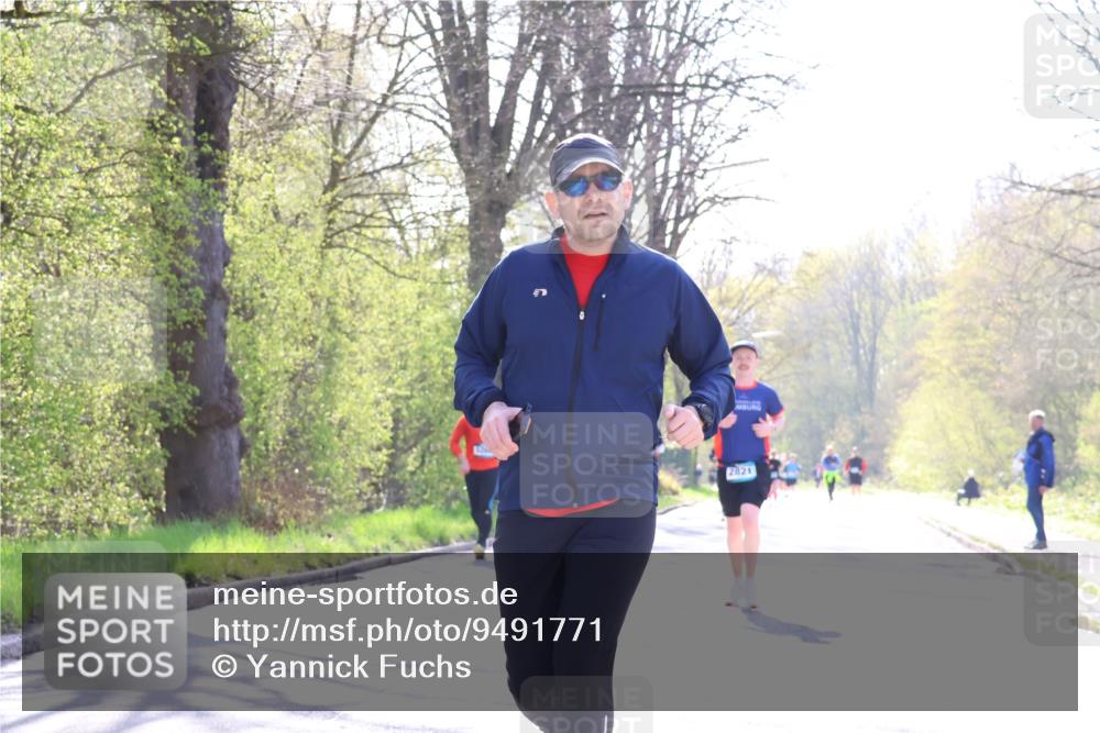 12.04.2026 - 45. Internationalen Wilhelmsburger Insellauf Yannick Fuchs http://msf.ph/oto/9491771 12.04.2026 10:43:00 Laufen 2821 meine-sportfotos.de