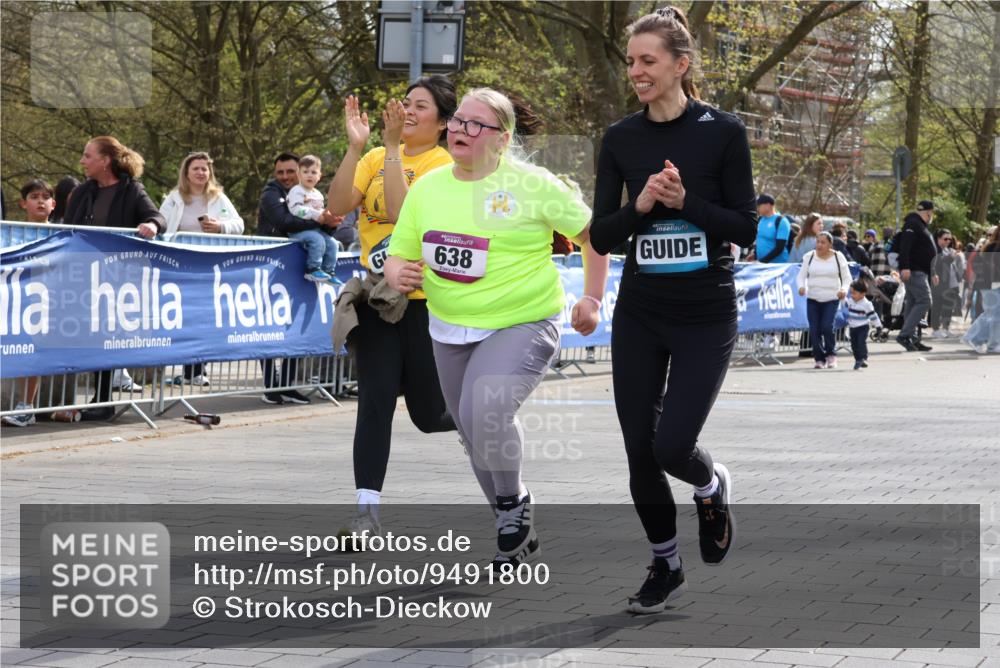 12.04.2026 - 45. Internationalen Wilhelmsburger Insellauf Strokosch-Dieckow http://msf.ph/oto/9491800 12.04.2026 14:55:18 Ziel 638 meine-sportfotos.de