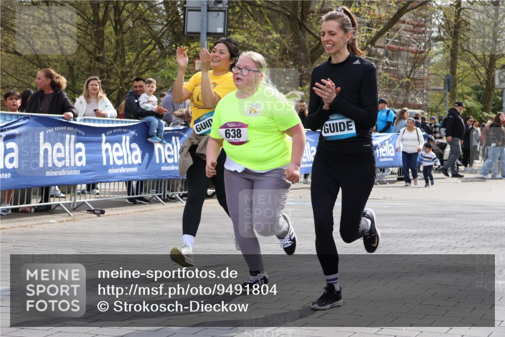 12.04.2026 - 45. Internationalen Wilhelmsburger Insellauf Strokosch-Dieckow http://msf.ph/oto/9491804 12.04.2026 14:55:18 Ziel 638 meine-sportfotos.de