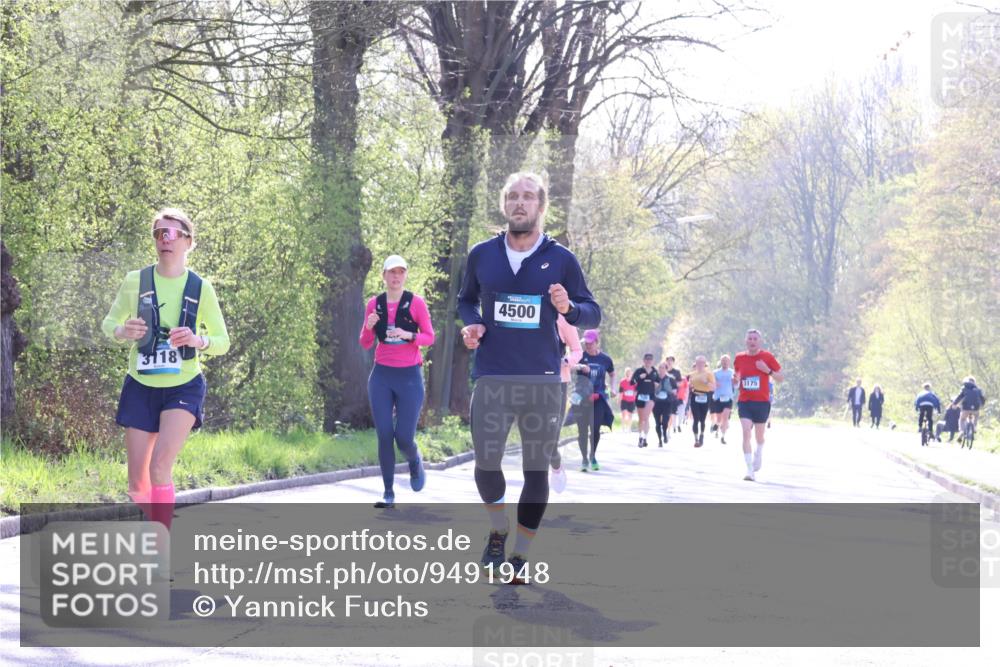 12.04.2026 - 45. Internationalen Wilhelmsburger Insellauf Yannick Fuchs http://msf.ph/oto/9491948 12.04.2026 10:43:30 Laufen 3118, 4500, 3175 meine-sportfotos.de