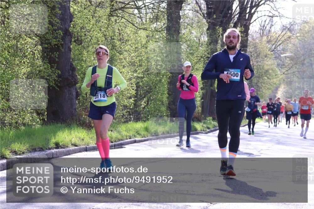 12.04.2026 - 45. Internationalen Wilhelmsburger Insellauf Yannick Fuchs http://msf.ph/oto/9491952 12.04.2026 10:43:30 Laufen 3118, 33, 4500, 3175 meine-sportfotos.de
