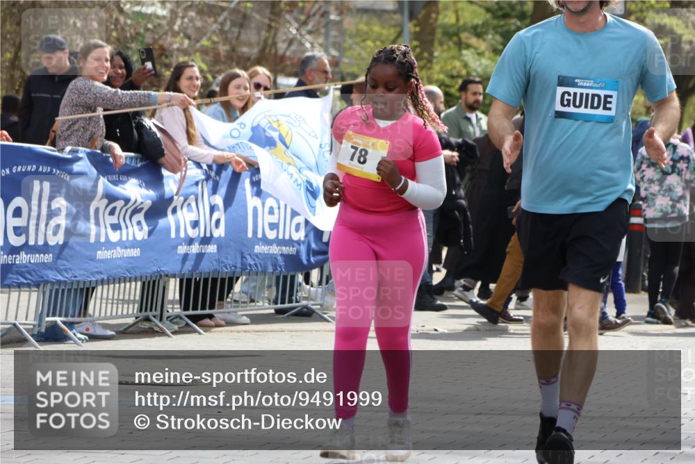 12.04.2026 - 45. Internationalen Wilhelmsburger Insellauf Strokosch-Dieckow http://msf.ph/oto/9491999 12.04.2026 14:52:42 Ziel 450 meine-sportfotos.de