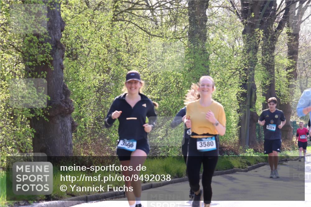 12.04.2026 - 45. Internationalen Wilhelmsburger Insellauf Yannick Fuchs http://msf.ph/oto/9492038 12.04.2026 10:43:43 Laufen 3396, 3580, 2324 meine-sportfotos.de