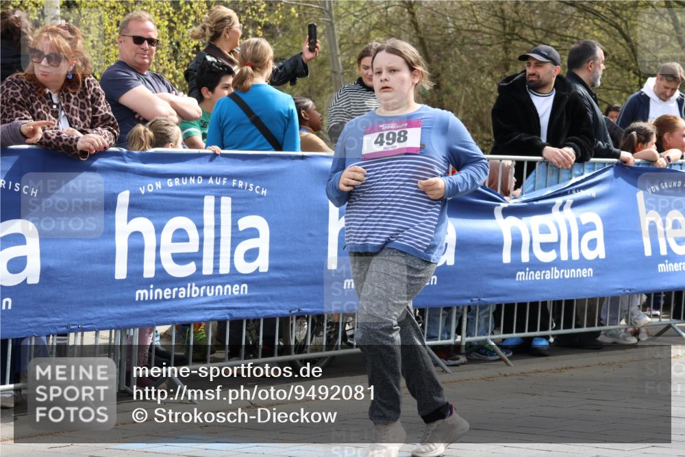 12.04.2026 - 45. Internationalen Wilhelmsburger Insellauf Strokosch-Dieckow http://msf.ph/oto/9492081 12.04.2026 14:52:22 Ziel 570, 354, 507, 498 meine-sportfotos.de