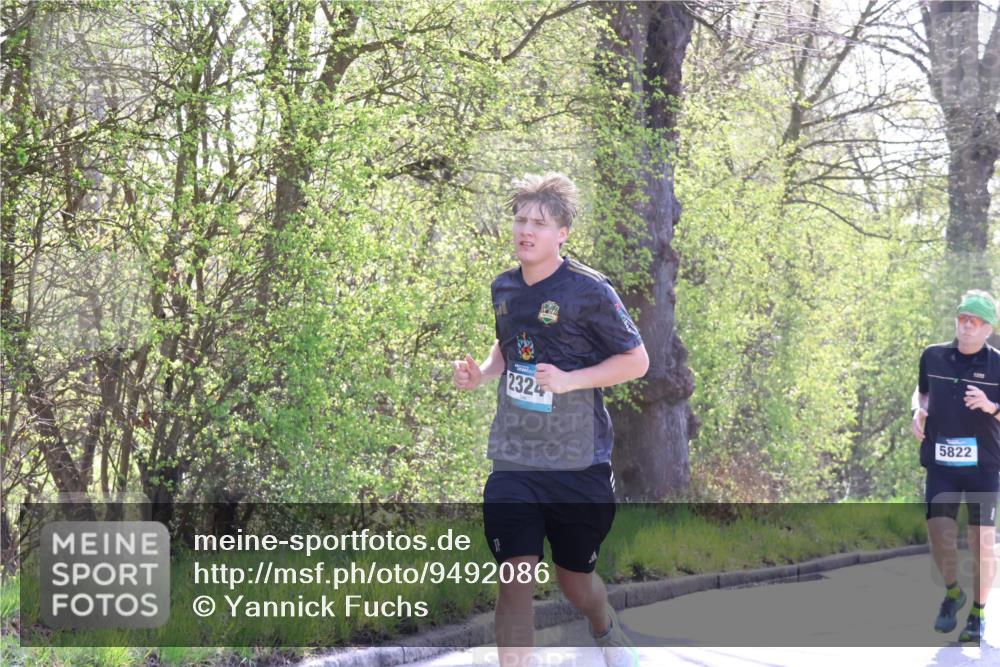 12.04.2026 - 45. Internationalen Wilhelmsburger Insellauf Yannick Fuchs http://msf.ph/oto/9492086 12.04.2026 10:43:50 Laufen 1255, 2324, 5822 meine-sportfotos.de