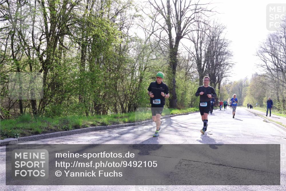12.04.2026 - 45. Internationalen Wilhelmsburger Insellauf Yannick Fuchs http://msf.ph/oto/9492105 12.04.2026 10:43:53 Laufen 5822, 5557 meine-sportfotos.de