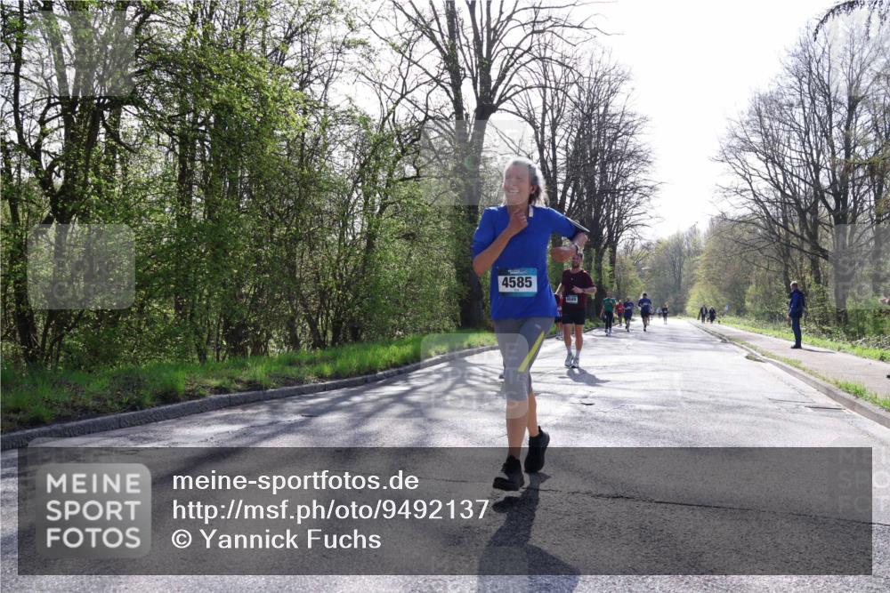 12.04.2026 - 45. Internationalen Wilhelmsburger Insellauf Yannick Fuchs http://msf.ph/oto/9492137 12.04.2026 10:43:57 Laufen 4585, 4549 meine-sportfotos.de