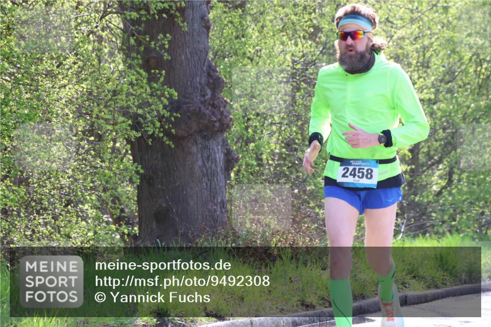 12.04.2026 - 45. Internationalen Wilhelmsburger Insellauf Yannick Fuchs http://msf.ph/oto/9492308 12.04.2026 10:44:25 Laufen 2458 meine-sportfotos.de