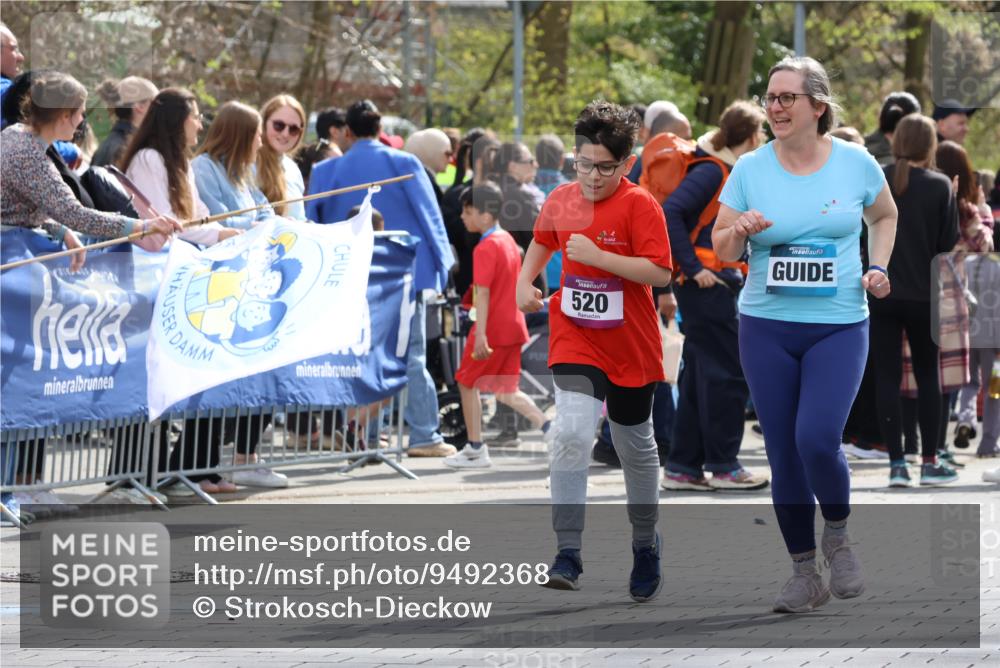 12.04.2026 - 45. Internationalen Wilhelmsburger Insellauf Strokosch-Dieckow http://msf.ph/oto/9492368 12.04.2026 14:51:49 Ziel 394 meine-sportfotos.de