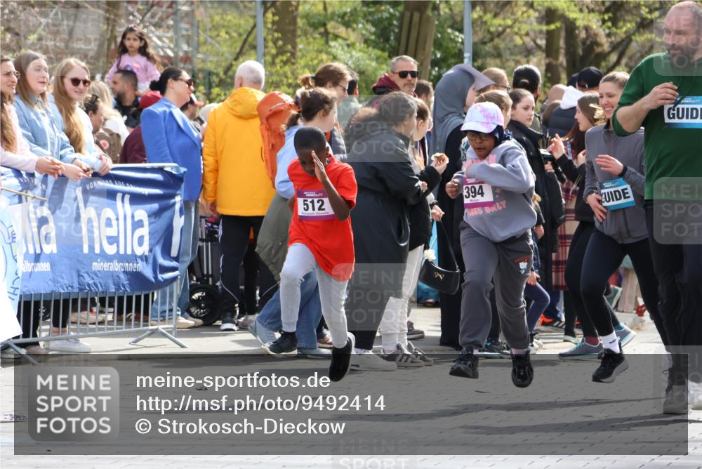 12.04.2026 - 45. Internationalen Wilhelmsburger Insellauf Strokosch-Dieckow http://msf.ph/oto/9492414 12.04.2026 14:51:39 Ziel 523, 363, 342, 505, 891, 512, 394 meine-sportfotos.de