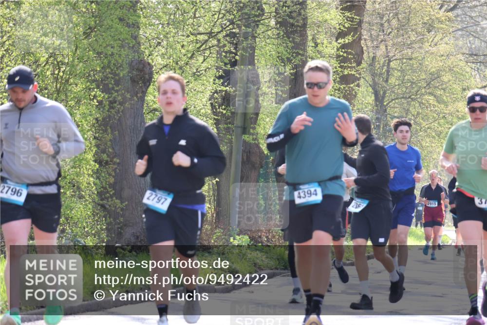 12.04.2026 - 45. Internationalen Wilhelmsburger Insellauf Yannick Fuchs http://msf.ph/oto/9492422 12.04.2026 10:44:45 Laufen 2796, 2797, 4394, 236, 2915 meine-sportfotos.de
