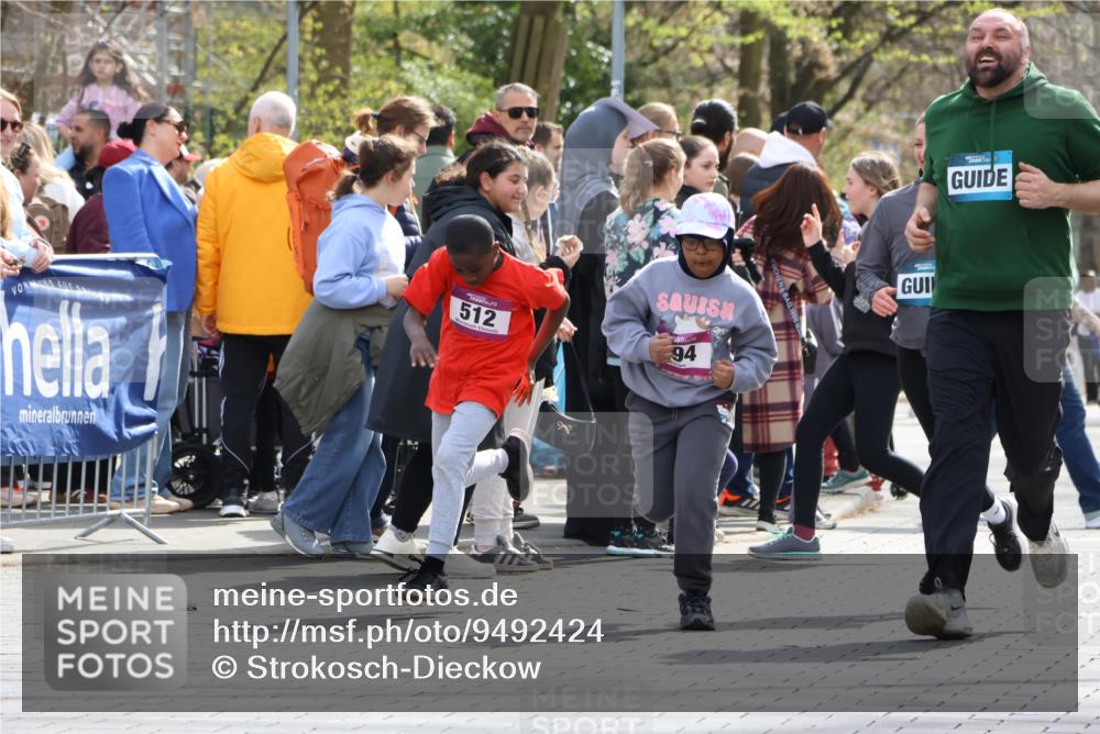 12.04.2026 - 45. Internationalen Wilhelmsburger Insellauf Strokosch-Dieckow http://msf.ph/oto/9492424 12.04.2026 14:51:39 Ziel 523, 363, 342, 505, 891, 512, 394 meine-sportfotos.de